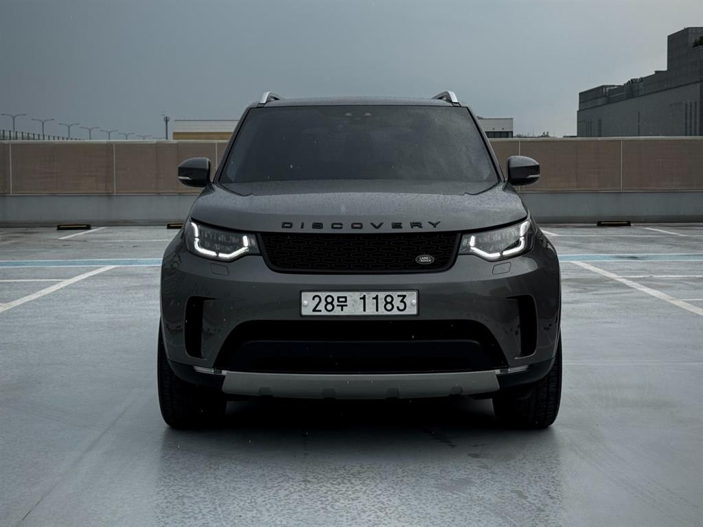 2017 Land Rover Discovery 5 Gris - Miniatura 3