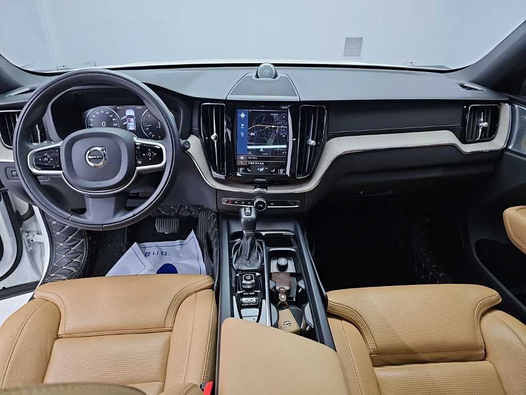2019 Volvo XC60 (2nd Blanco - Miniatura 7