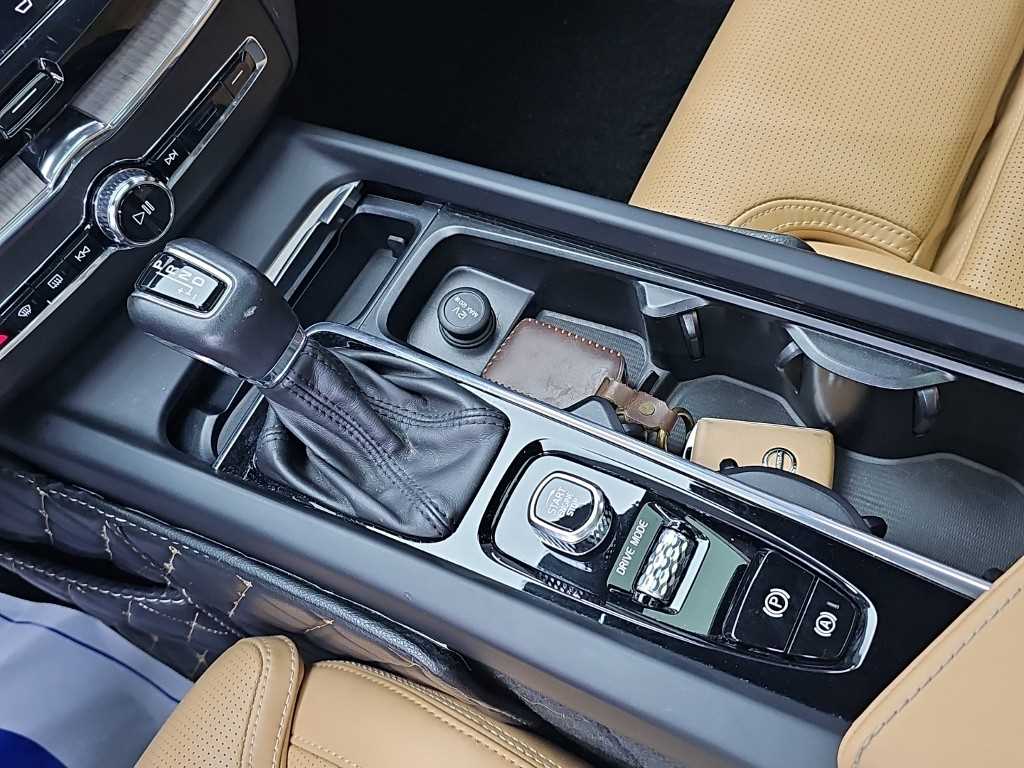2019 Volvo XC60 (2nd Blanco - Miniatura 8