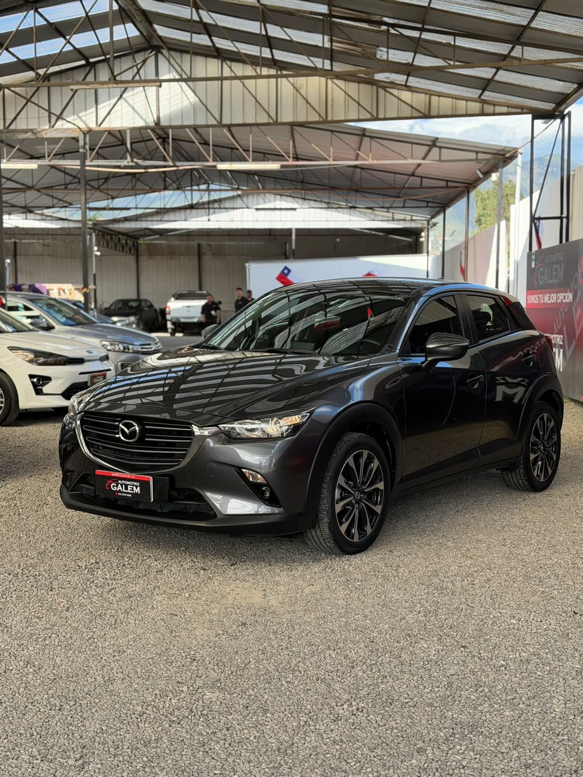 2023 Mazda CX3 Gris - Imagen 1