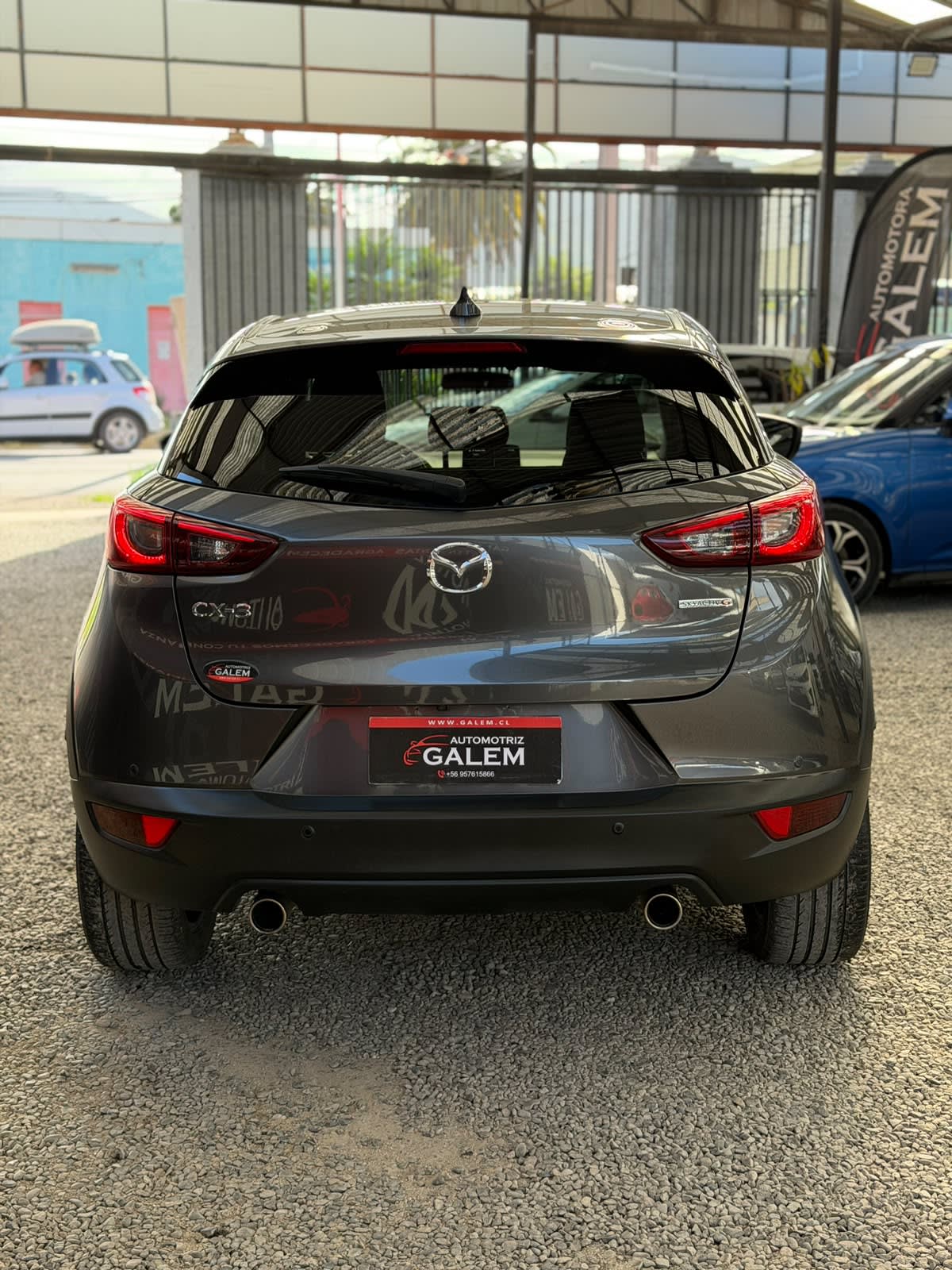 2023 Mazda CX3 Gris - Miniatura 6