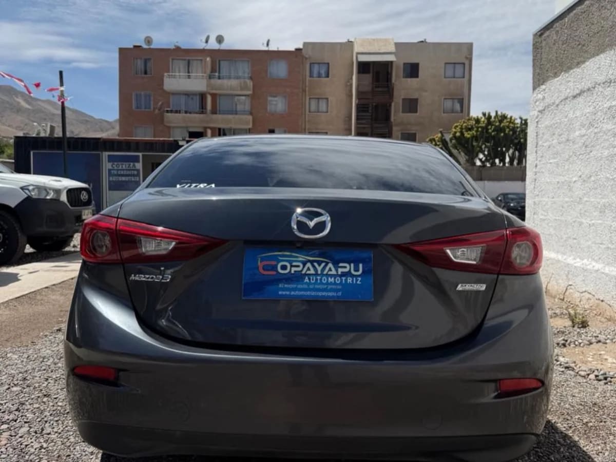 2017 Mazda 3 2.0 Gris - Miniatura 6