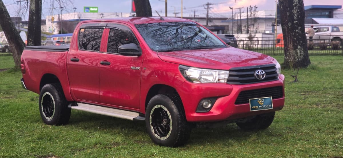 2021 Toyota Hilux Rojo - Miniatura 6