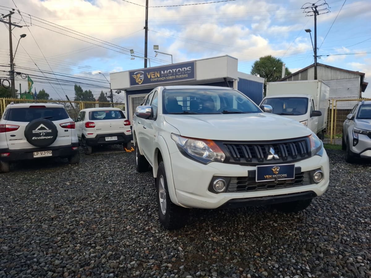 2019 Mitsubishi L200 Blanco - Miniatura 4