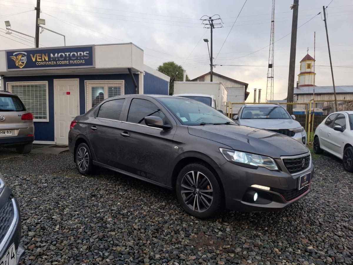 2022 Peugeot 301 Gris - Miniatura 4