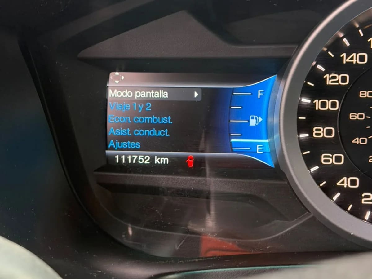 2014 Ford Explorer XLT Rojo - Miniatura 7