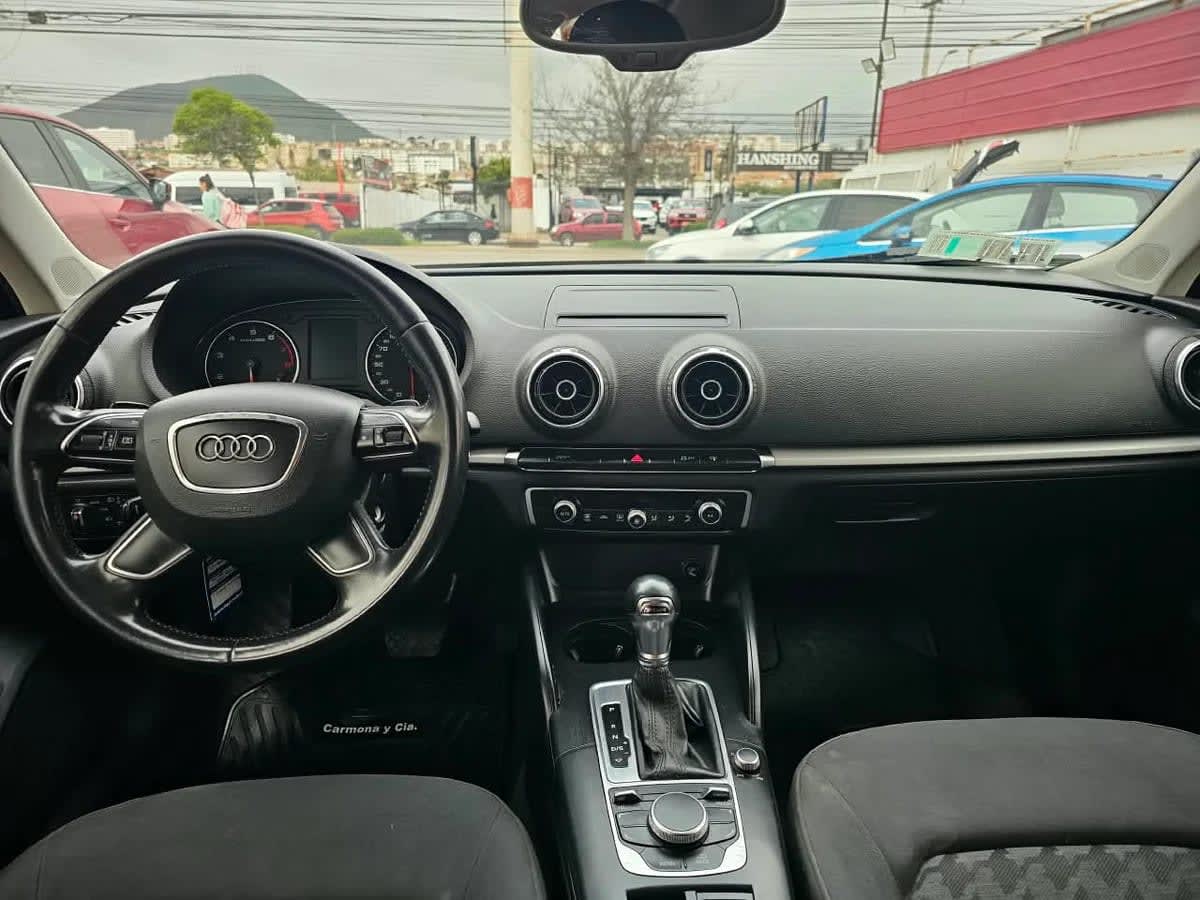 2017 Audi A3 SPORT Rojo - Miniatura 8