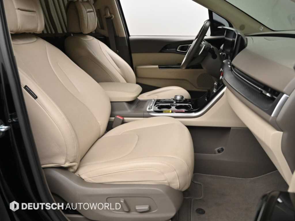 2022 Kia Carnival 4th Negro - Miniatura 10