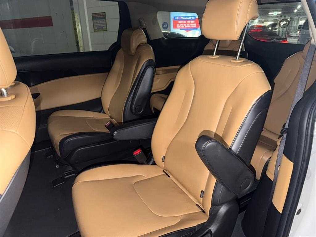 2023 Kia Carnival 4th Blanco - Miniatura 6
