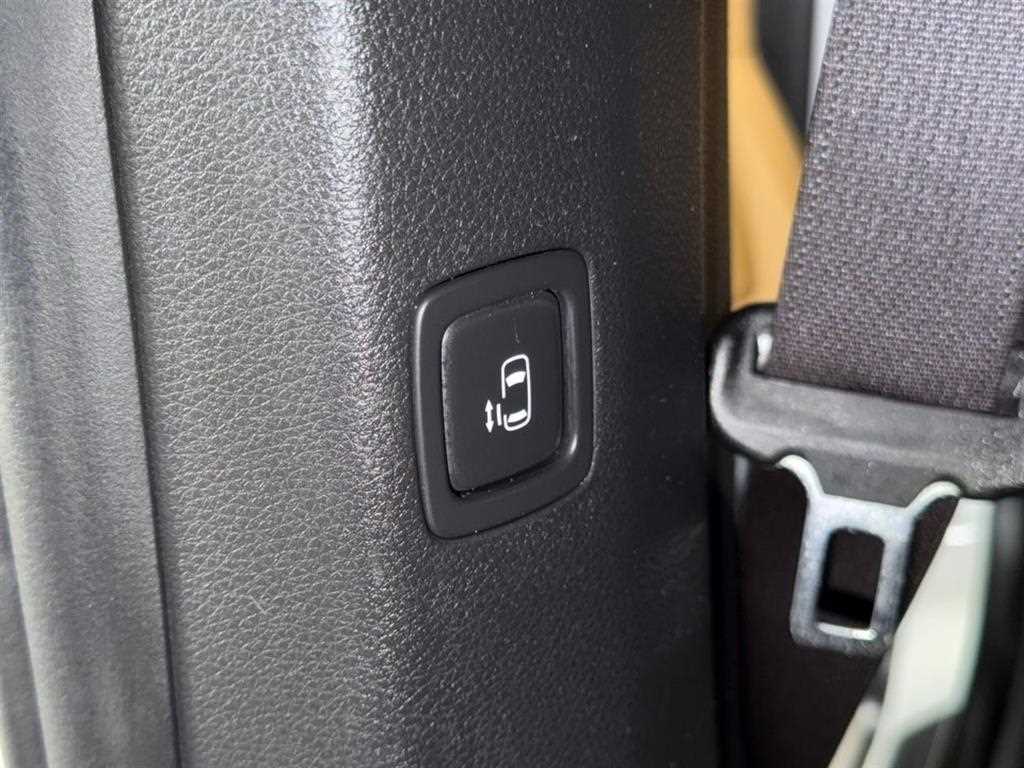 2023 Kia Carnival 4th Blanco - Miniatura 9