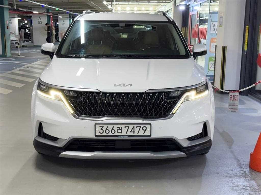 2023 Kia Carnival 4th Blanco - Imagen 1