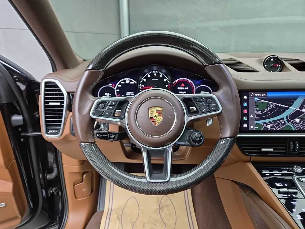 2022 Porsche Cayenne (PO536) Negro - Miniatura 9