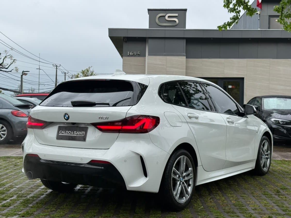 2024 BMW 118I MSPORT Blanco - Miniatura 5