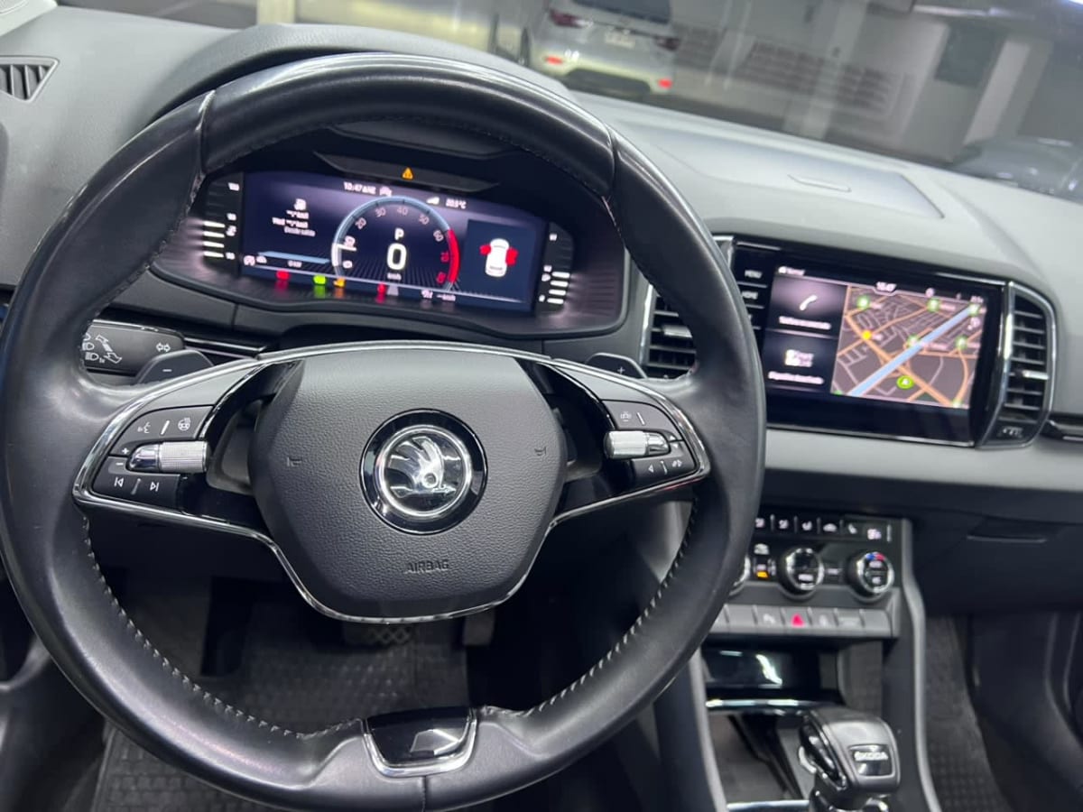 2023 Skoda Karoq 1.4 - Miniatura 9