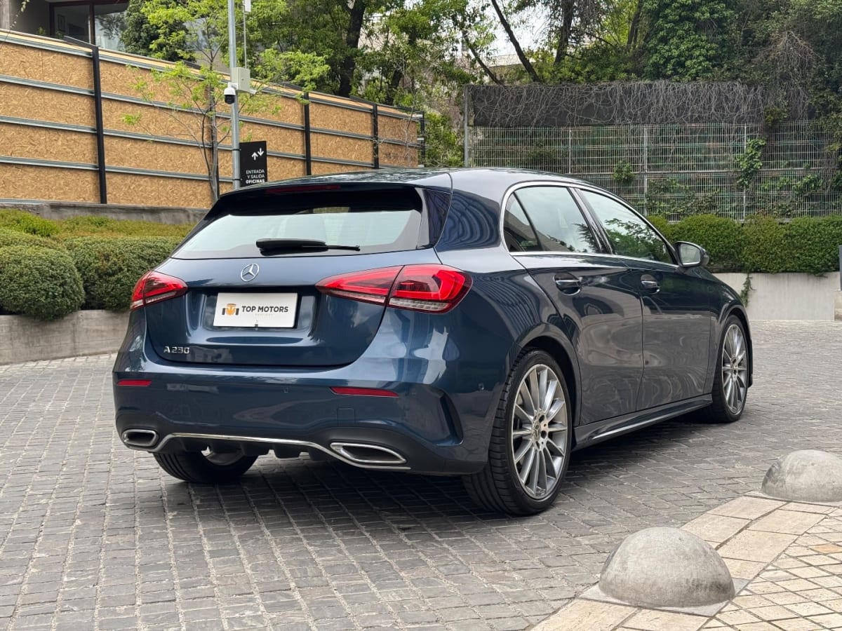 2023 Mercedes-Benz A250 2.0 Azul - Miniatura 4