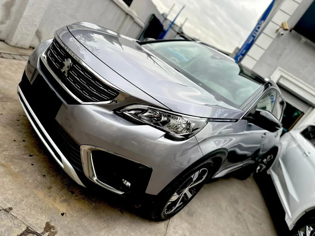 2018 Peugeot 5008 ALLURE Plata - Miniatura 7