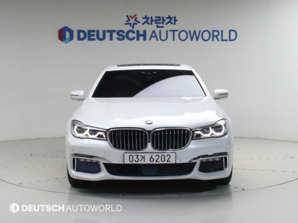 2018 BMW Serie 7 7 Series Ref 427739 Diesel Blanco - Miniatura 3