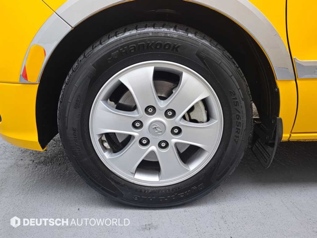 2020 Hyundai Starex Ref 427733 Diesel Amarillo - Miniatura 5