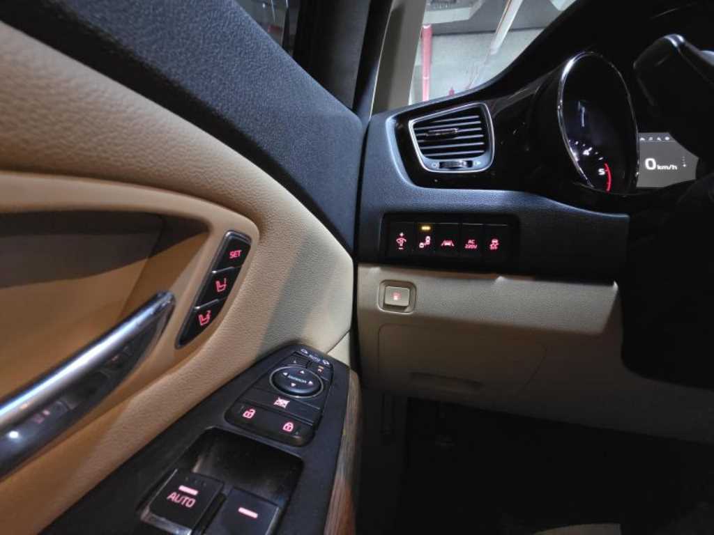 2018 Kia Carnival Diesel - Miniatura 8