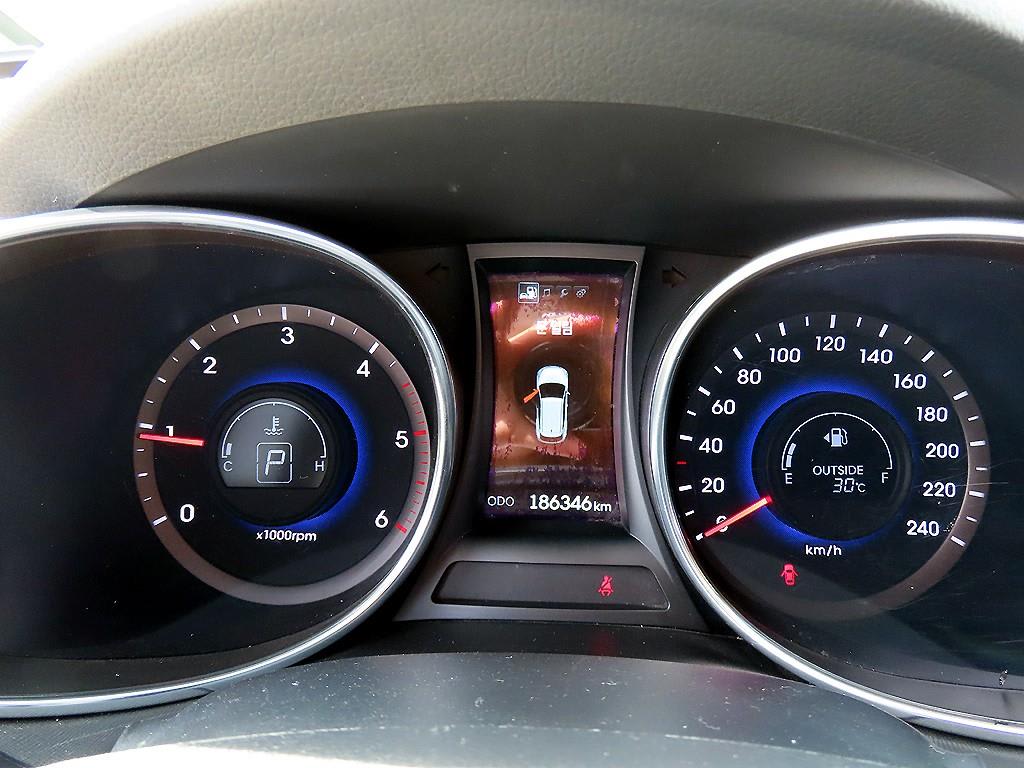 2015 Hyundai Santa Fe DM Gris - Miniatura 8