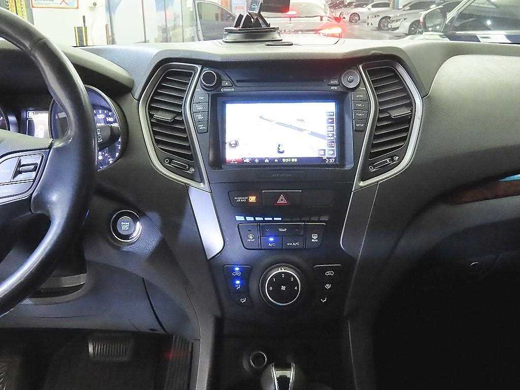 2016 Hyundai Santa Fe The Blanco - Miniatura 10