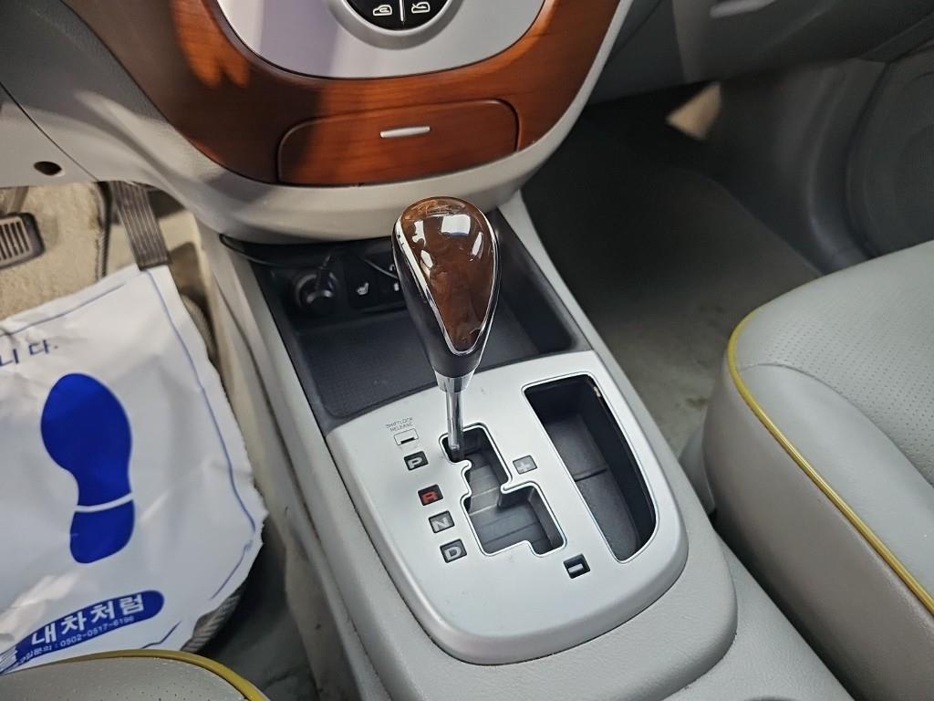 2006 Hyundai Santa Fe CM Blanco - Miniatura 8