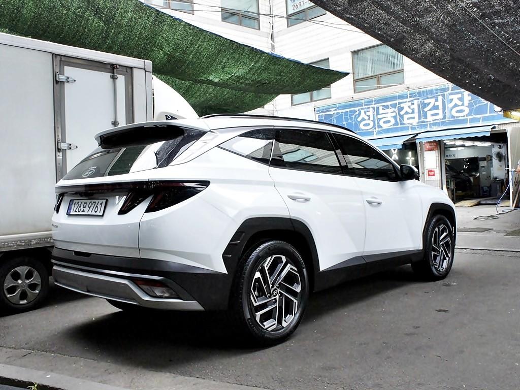 2025 Hyundai Tucson Hybrid Blanco - Miniatura 4