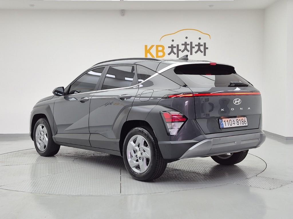2025 Hyundai Kona New Gris - Miniatura 3