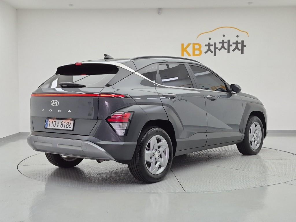 2025 Hyundai Kona New Gris - Miniatura 4