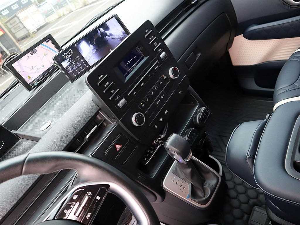 2023 Hyundai Staria Ref 427660 Diesel Negro - Miniatura 10