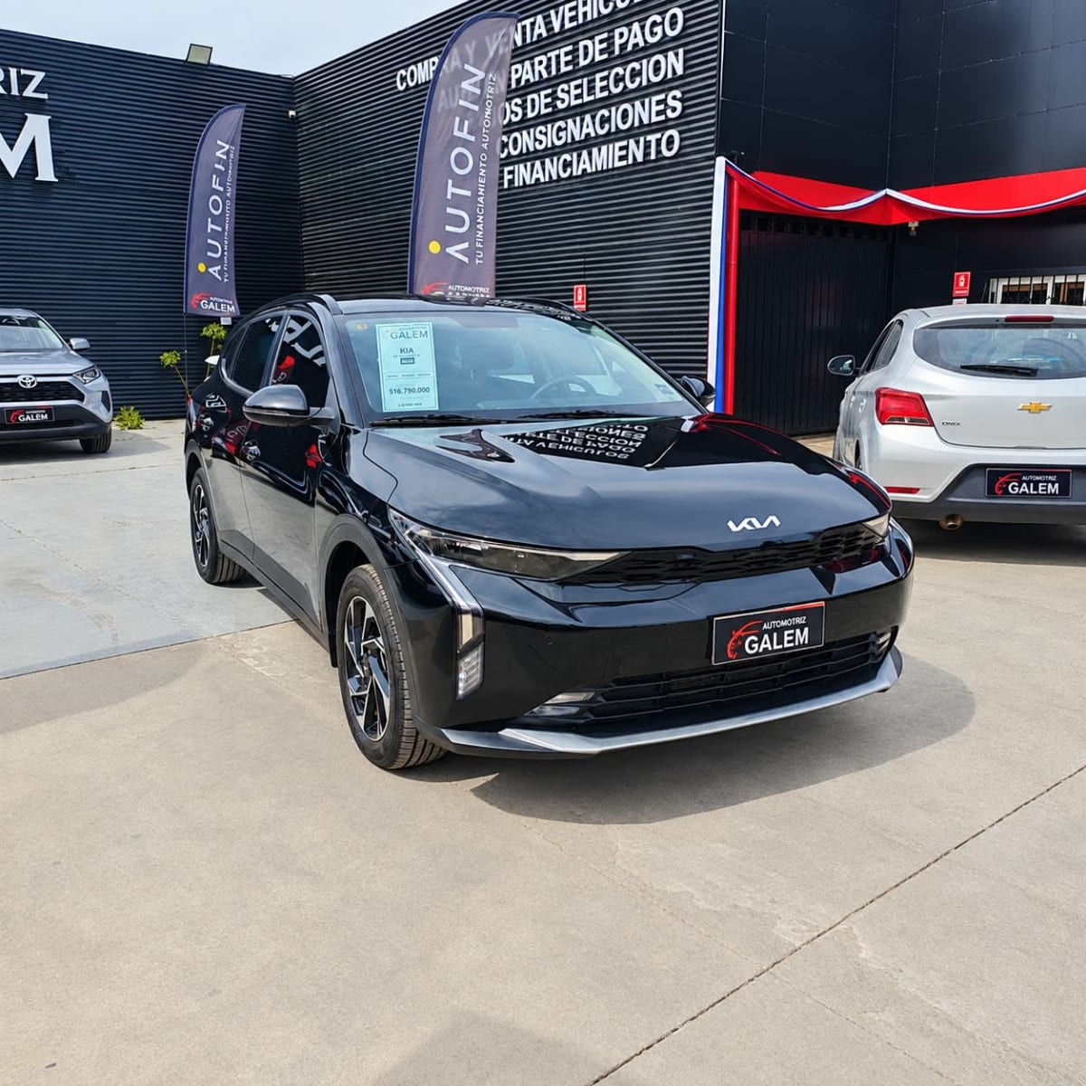2025 Kia K3 Cross Negro - Miniatura 2