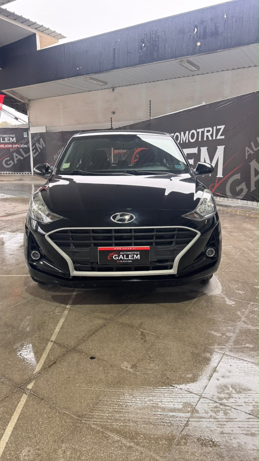 2022 Hyundai Gran I 10 Negro - Miniatura 2