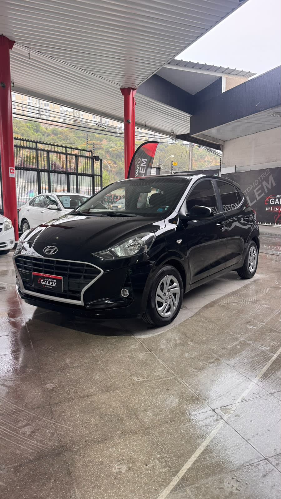 2022 Hyundai Gran I 10 Negro - Miniatura 3