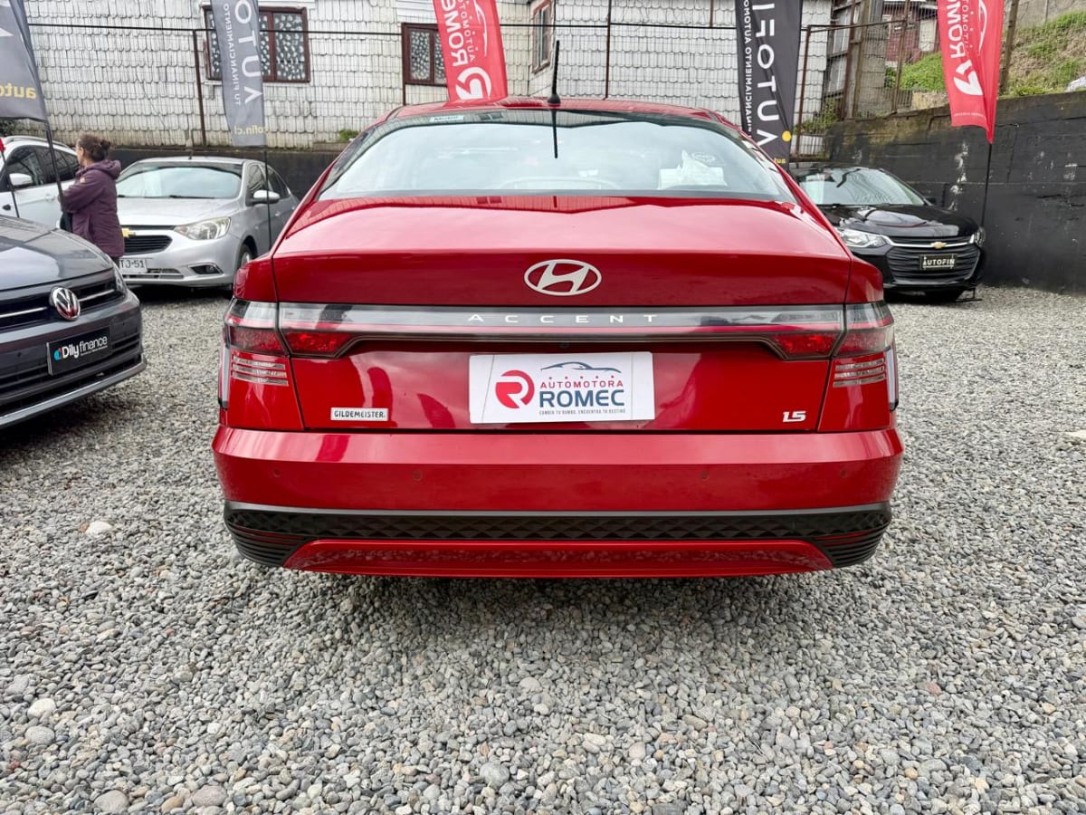 2024 Hyundai Accent - Miniatura 7