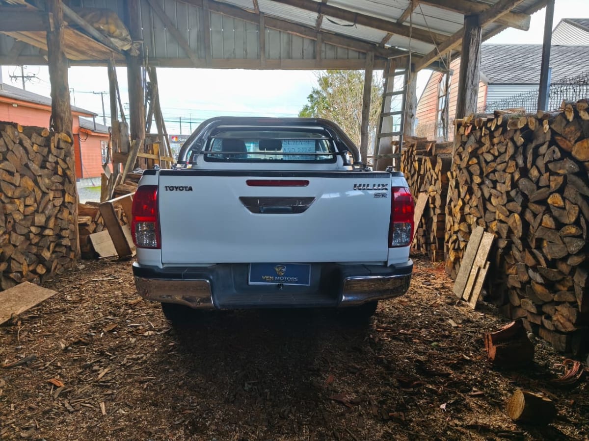 2020 Toyota Hilux Blanco - Miniatura 5