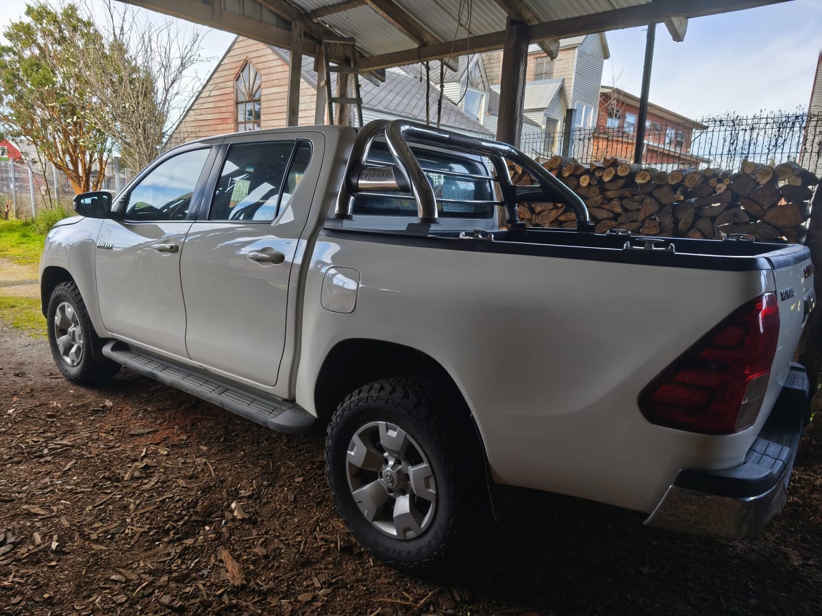 2020 Toyota Hilux Blanco - Miniatura 6