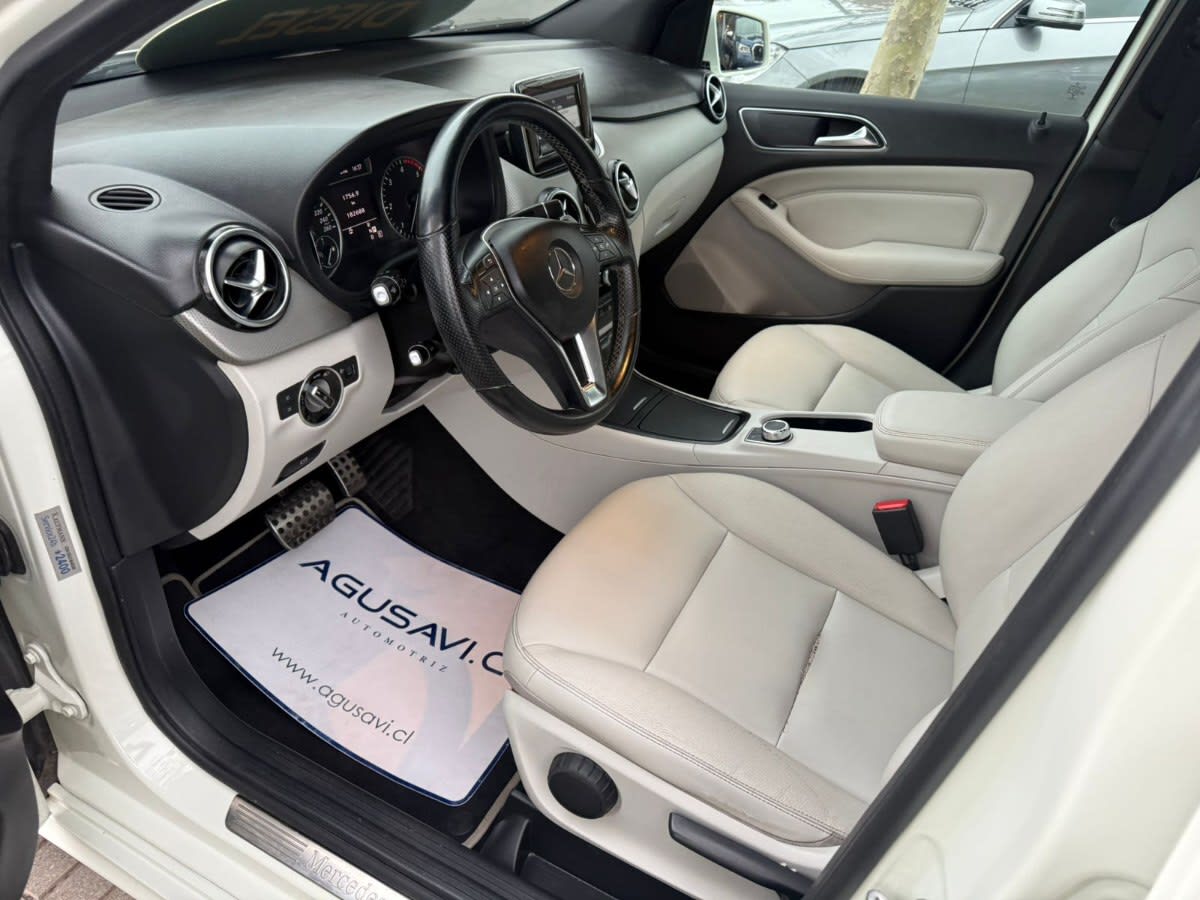 2014 Mercedes-Benz B180 1.8T - Miniatura 8