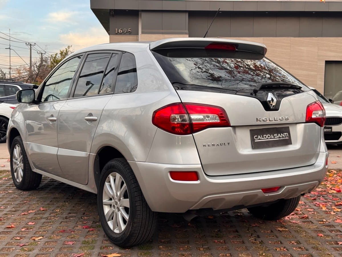 2016 Renault Koleos EXPRESSION Plata - Miniatura 3