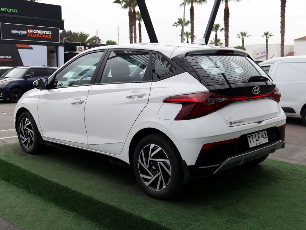 2025 Hyundai I20 1.4 - Miniatura 8