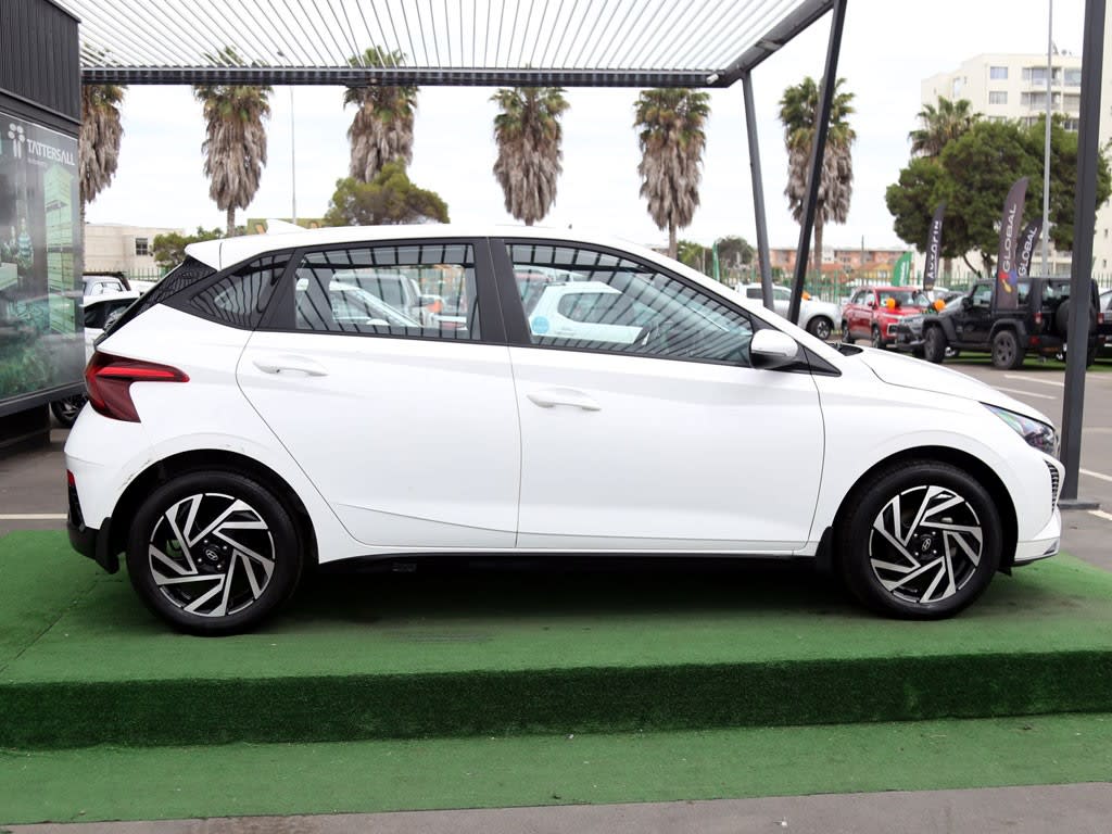 2025 Hyundai I20 1.4 - Miniatura 4