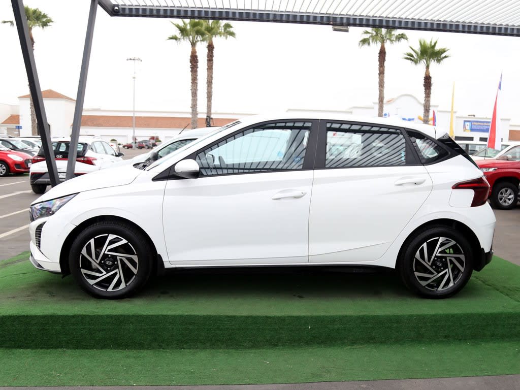 2025 Hyundai I20 1.4 - Miniatura 5