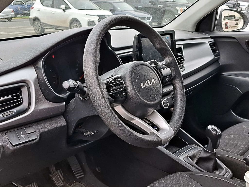 2022 KIA RIO 4 LX - Miniatura 2