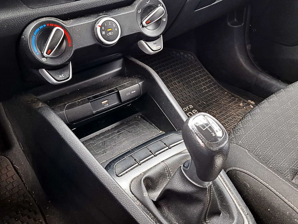 2022 KIA RIO 4 LX - Miniatura 3