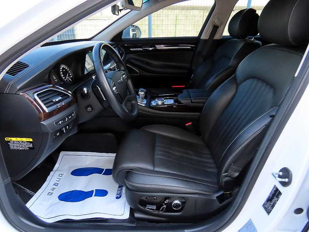 2019 Genesis G90 3.8 - Miniatura 5