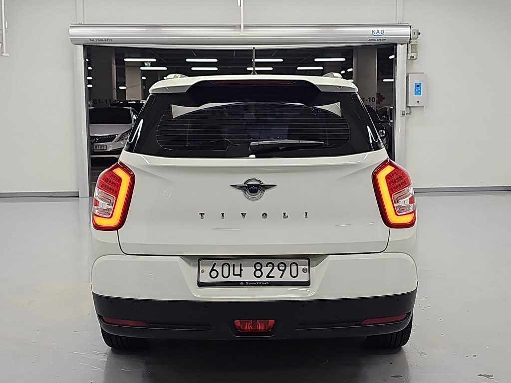 2018 SsangYong Tivoli Air - Miniatura 3