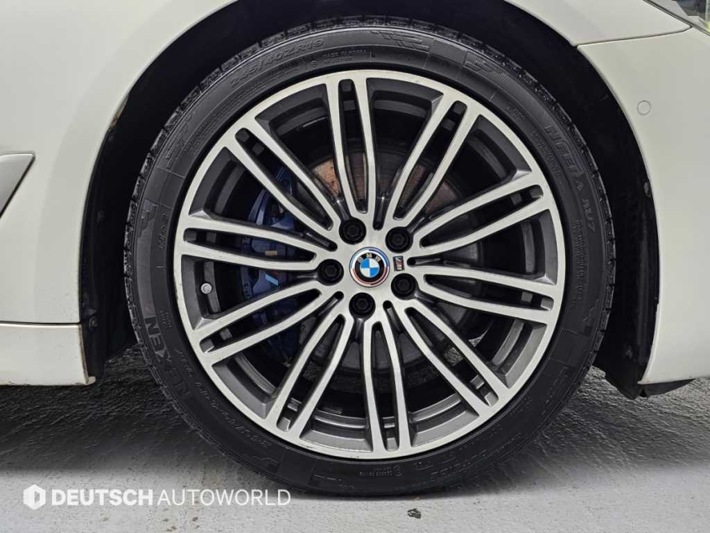 2019 BMW Serie 5 5 Series Ref 428113 Gasoline Blanco - Miniatura 6