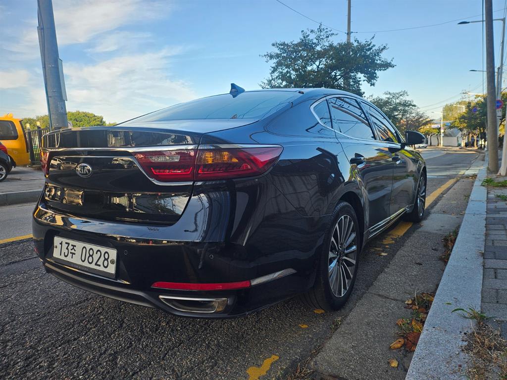 2016 Kia K7 2.4 Negro - Miniatura 4