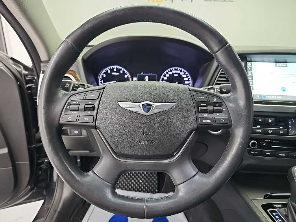 2016 Hyundai Genesis DH Negro - Miniatura 9