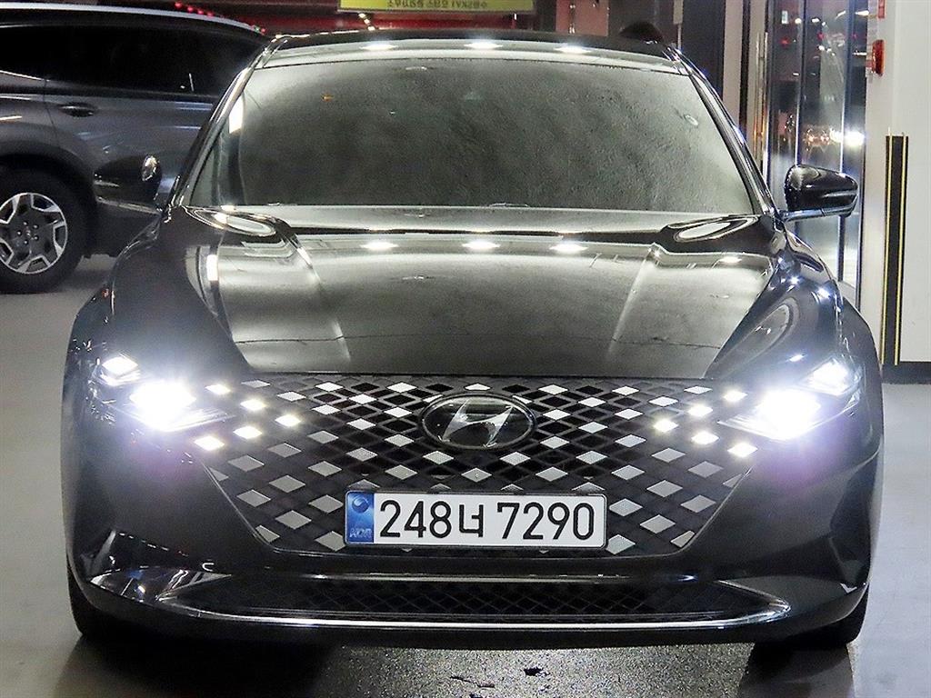 2023 Hyundai Grandeur IG Negro - Miniatura 2