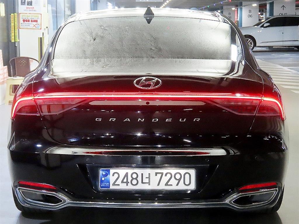 2023 Hyundai Grandeur IG Negro - Miniatura 5